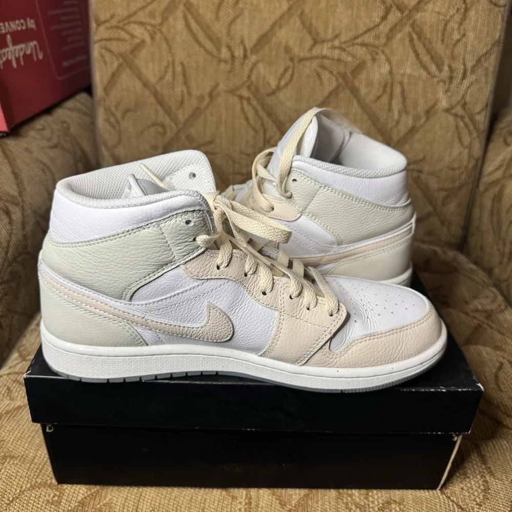 Air Jordan 1 Mid SE Men's White/Guava Ice-Sea Glass HJ6654-100 Size 8.5 With Box